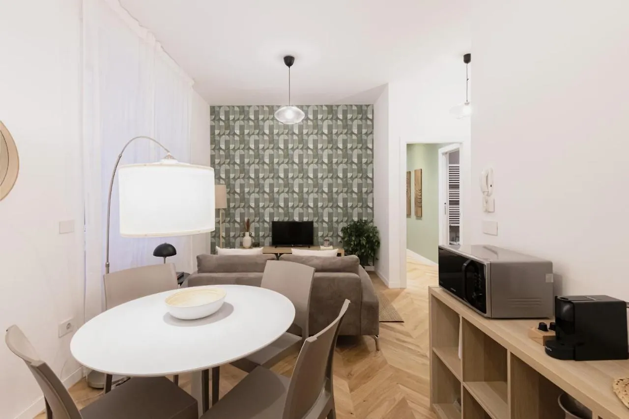 Easylife - Oasi Di Stile A 10Min Dal Duomo Apartment Milan 0*,  Italy