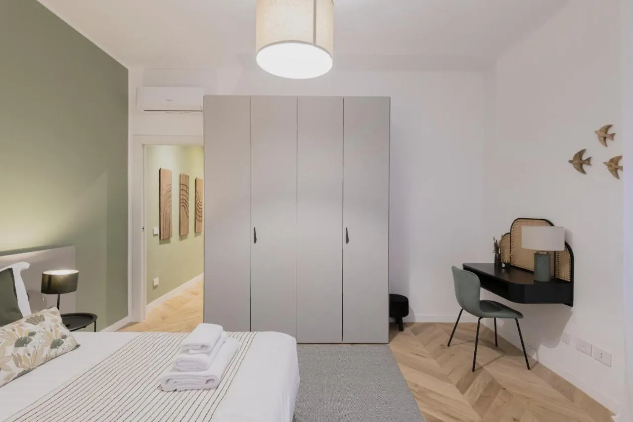 Easylife - Oasi Di Stile A 10Min Dal Duomo Apartment Milan 0*,  Italy